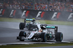 Lewis Hamilton, Mercedes AMG F1 W07; Nico Rosberg, Mercedes AMG Petronas F1 W07