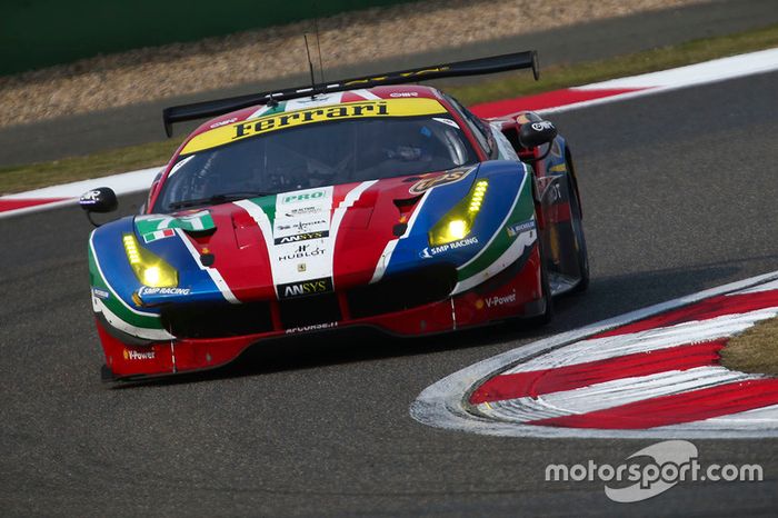 El Ferrari #71 de Davide Rigon y Sam Bird