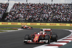 Kimi Raikkonen, Ferrari SF16-H, Sebastian Vettel, Ferrari SF16-H