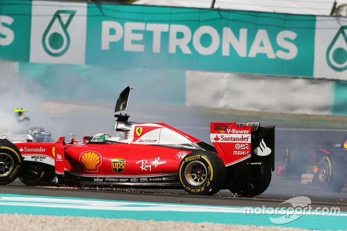 Toque entre Vettel y Rosberg