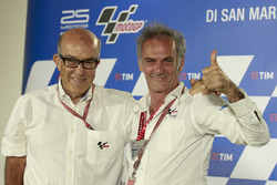Carmelo Ezpeleta, CEO de Dorna Sports, et Franco Uncini, directeur de la sécurité des Grands Prix à la FIM