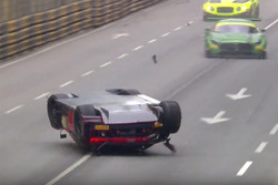 Accident de Laurens Vanthoor, Audi Sport Team WRT Audi R8 LMS