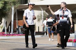 Jenson Button, McLaren con Steve Cooper, McLaren prensa del equipo