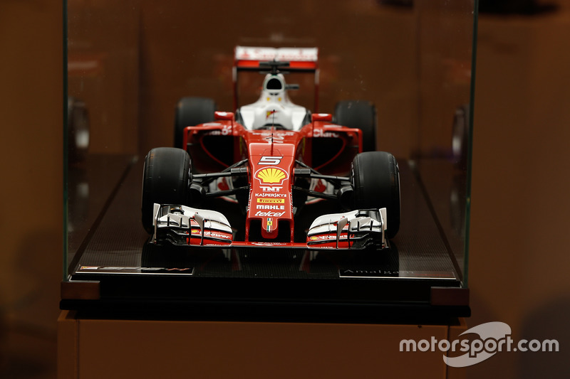 Модель Ferrari SF16-H від Amalgam