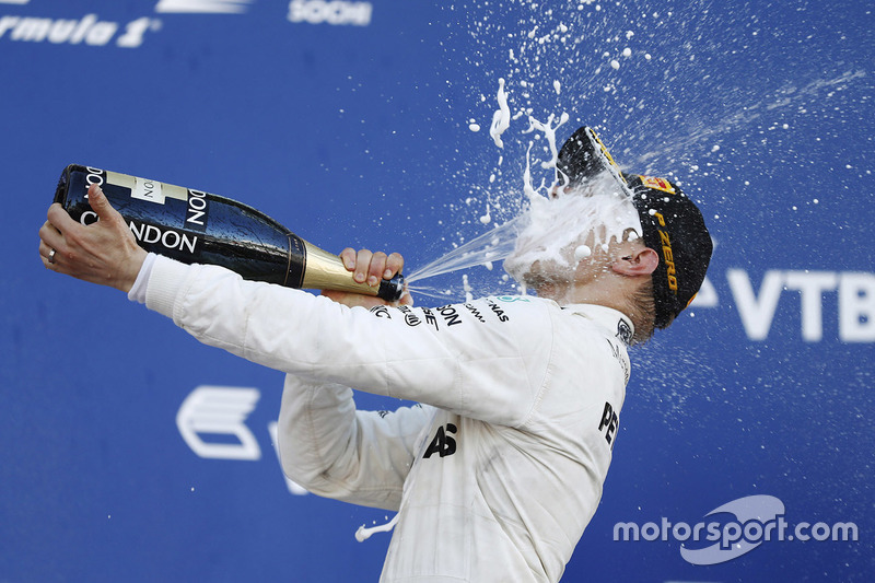 Подиум: победитель Валттери Боттас, Mercedes AMG F1