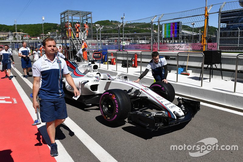 Williams FW40 di pitlane