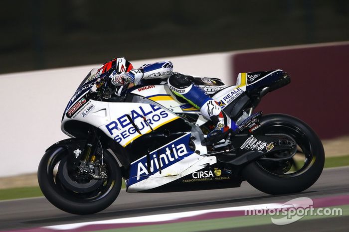 Loris Baz con la Ducati Desmosedici GP15 de 2015 del Avintia Racing
