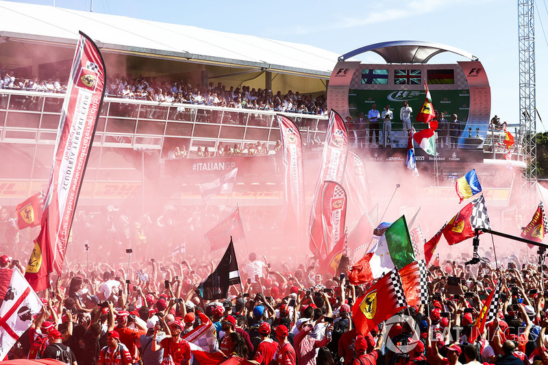 Race winner Lewis Hamilton, Mercedes AMG F1, Second place Third place Valtteri Bottas, Mercedes AMG F1 Sebastian Vettel, Ferrari, on the podium