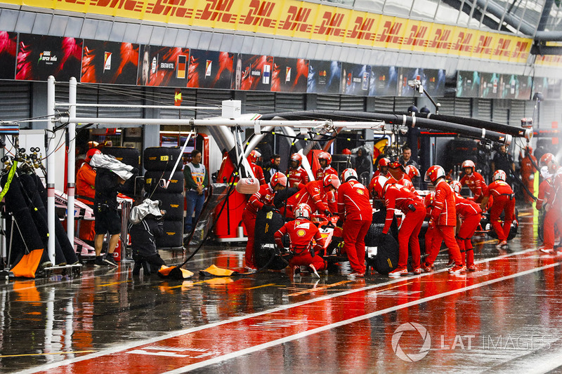  Sebastian Vettel, Ferrari SF70H, in the pits