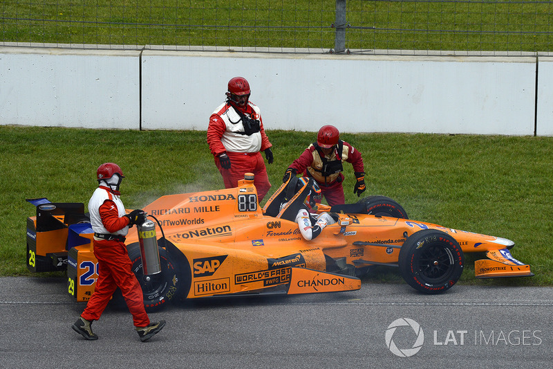 Fernando Alonso, Andretti Autosport Honda se retira después de romper el motor