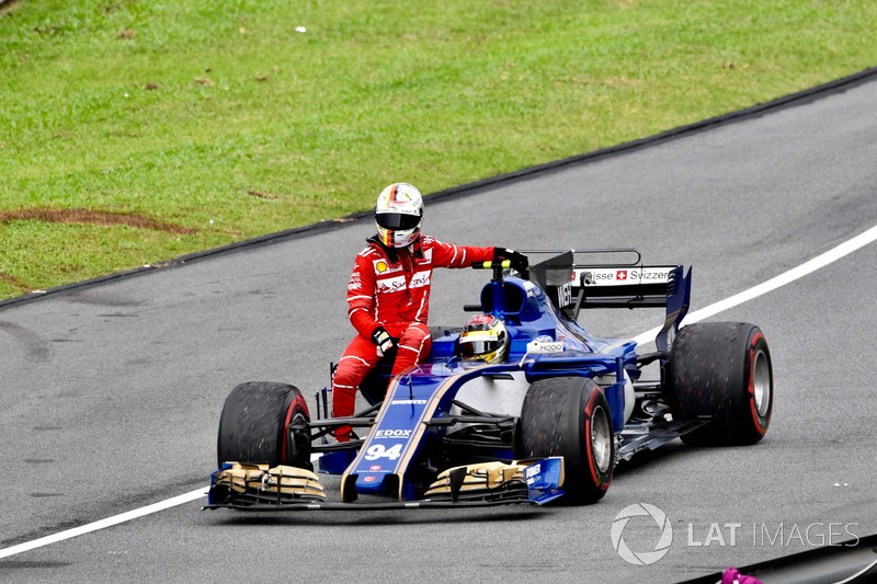 Sebastian Vettel, Ferrari en el auto, Pascal Wehrlein, Sauber C36