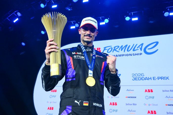 Race winner Pascal Wehrlein, Porsche Formula E Team, celebrates on the podium