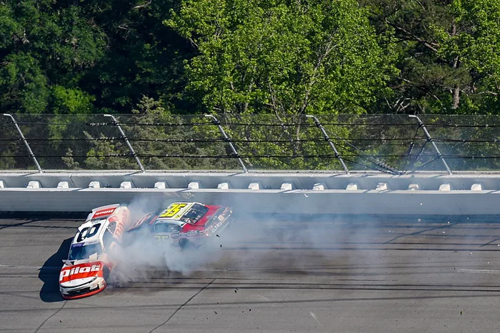 Sammy Smith, JR Motorsprots Chevrolet, Greg Van Alst, Joey Gase Motorsports Chevrolet