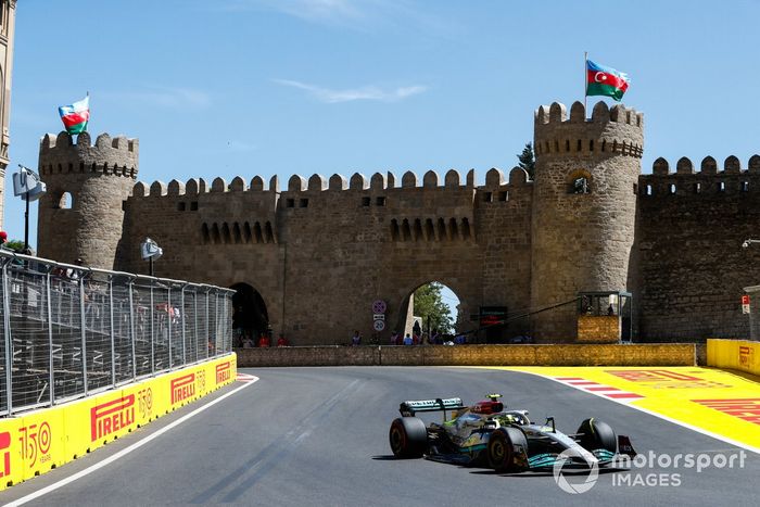 Lewis Hamilton, Mercedes W13