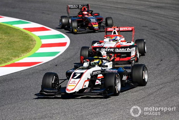 Theo Pourchaire, ART Grand Prix, Logan Sargeant, Prema Racing e Enzo Fittipaldi, HWA Racelab 