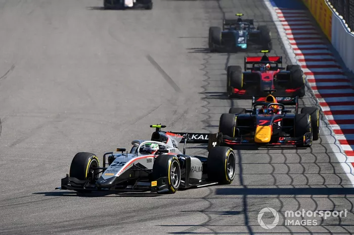 Luca Ghiotto, Hitech Grand Prix, Yuki Tsunoda, Carlin y Callum Ilott, UNI-Virtuosi 