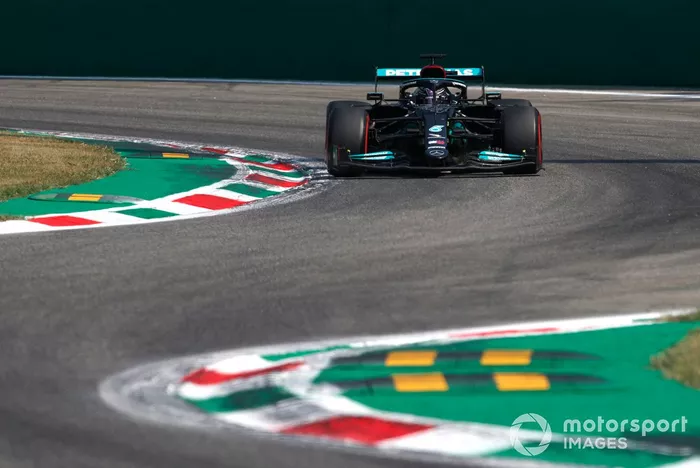 Lewis Hamilton, Mercedes W12