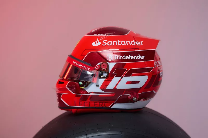 Casque de Charles Leclerc, Ferrari