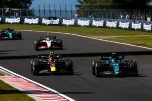 Fernando Alonso, Aston Martin AMR23, Sergio Pérez, Red Bull Racing RB19, Nico Hulkenberg, Haas VF-23