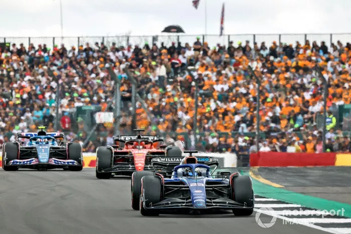 Alex Albon, Williams FW45, Charles Leclerc, Ferrari SF-23