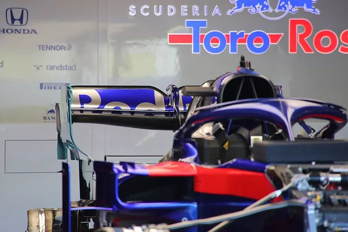 Detalle trasero del Toro Rosso STR14