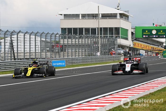 Esteban Ocon, Renault F1 Team R.S.20, Romain Grosjean, Haas VF-20