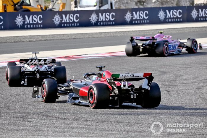 Pierre Gasly, Alpine A523, Kevin Magnussen, Haas VF-23, Valtteri Bottas, Alfa Romeo C43
