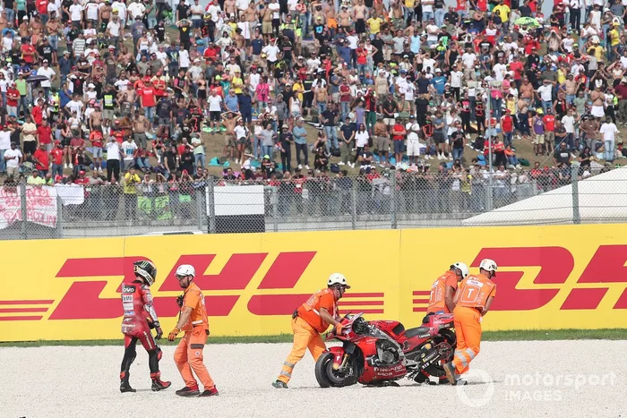Francesco Bagnaia, caída del equipo Ducati
