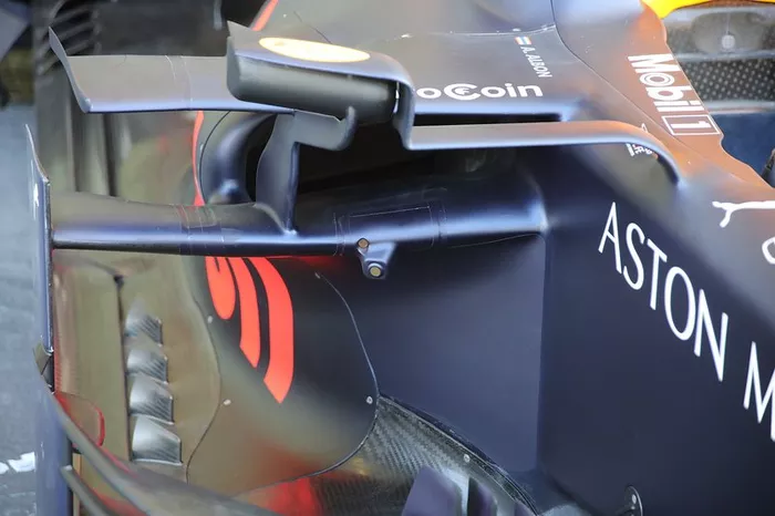Red Bull Racing RB15, sidepods