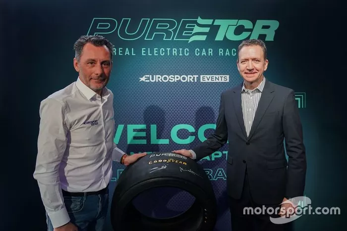 François Ribeiro, Capo di Eurosport Events, e Mike Rytokoski, Vice Presidente e responsabile marketing di Goodyear Consumer Europe 
