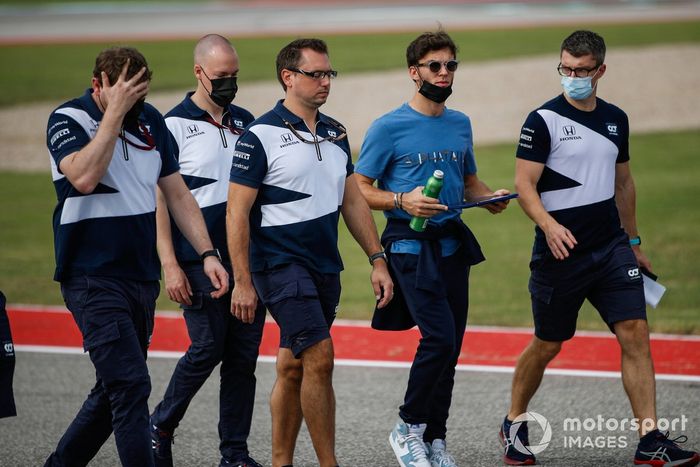Pierre Gasly, AlphaTauri, recorre la pista