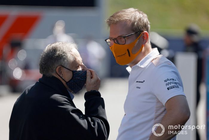 El presidente de la FIA Jean Todt, y el director de McLaren Andreas Seidl