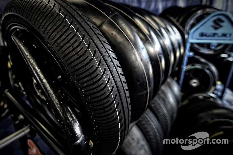 Дощові шини Michelin