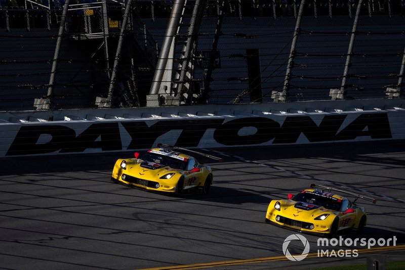 #3 Corvette Racing Corvette C7.R, GTLM: Ян Магнуссен, Антоніо Гарсія, Майк Рокенфеллер, #4 Corvette Racing Corvette C7.R, GTLM: Олівер Гевін, Томмі Мілнер, Марсель Фасслер
