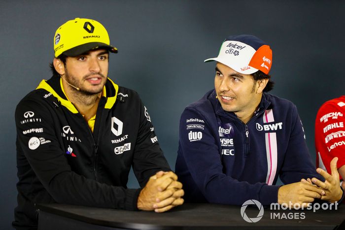 Sergio Perez, Force India, y Carlos Sainz Jr., Renault Sport F1 Team, en la conferencia