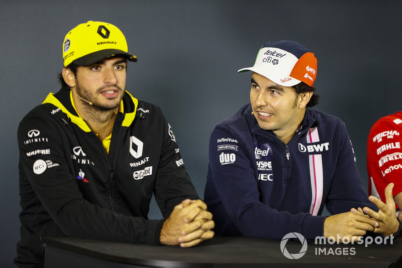 Sergio Perez, Force India, y Carlos Sainz Jr., Renault Sport F1 Team, en la conferencia