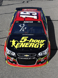 Clint Bowyer, HScott Motorsports Chevrolet, Tony Stewart, Stewart-Haas Racing