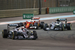 Lewis Hamilton, Mercedes AMG F1 W07 Hybrid devant Nico Rosberg, Mercedes AMG F1 W07 Hybrid, Sebastian Vettel, Ferrari SF16-H