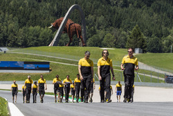 Nick Chester, Renault Sport F1 Team Teknik Direktör ve Alan Permane, Renault Sport F1 Team Yarış Müh