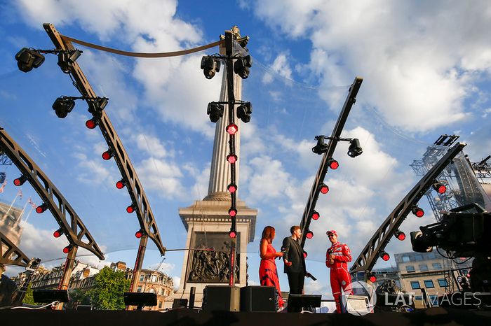 Sebastian Vettel, Ferrari en el escenario