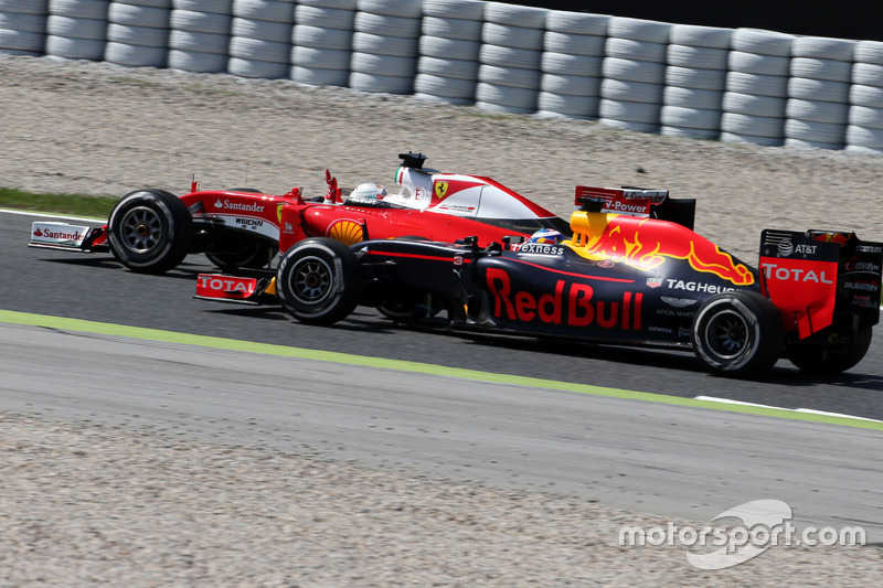 Sebastian Vettel, Scuderia Ferrari and Daniel Ricciardo, Red Bull Racing