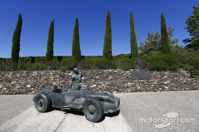 Estatua de Juan Manuel Fangio