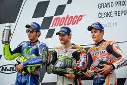 Podio: il vincitore della gara Cal Crutchlow, Team LCR Honda, il secondo classificato Valentino Rossi, Yamaha Factory Racing, il terzo classificato Marc Marquez, Repsol Honda Team