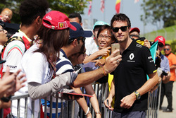 Джоліон Палмер, Renault Sport F1 Team з фанатами