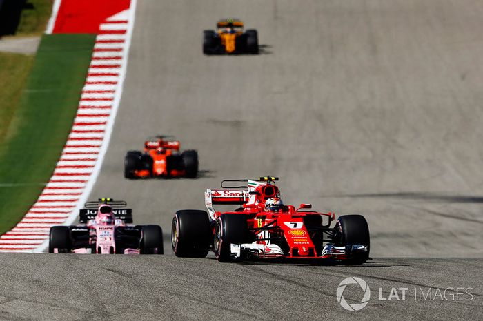 Kimi Raikkonen, Ferrari SF70H, Esteban Ocon, Sahara Force India F1 VJM10, Fernando Alonso, McLaren MCL32