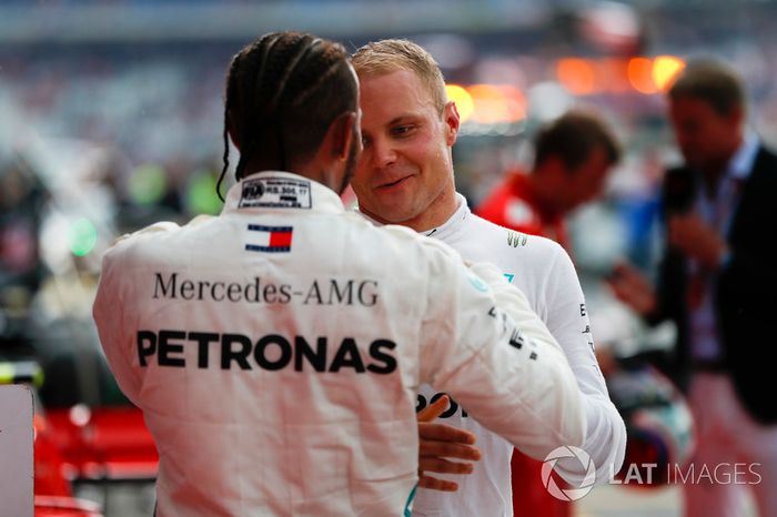 Lewis Hamilton, Mercedes AMG F1, y Valtteri Bottas, Mercedes AMG F1