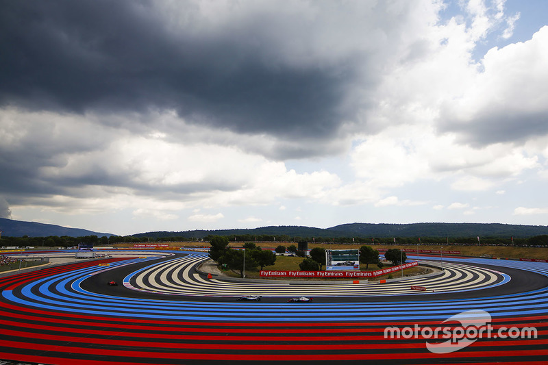Kimi Raikkonen, Ferrari SF71H, Valtteri Bottas, Mercedes AMG F1 W09, y Kevin Magnussen, Haas F1 Team VF-18