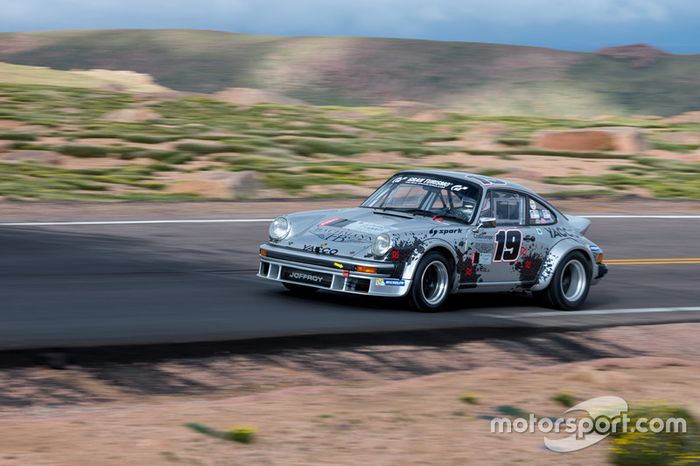 #19 Laure Many, Porsche 911 SC 3.0l Gr4