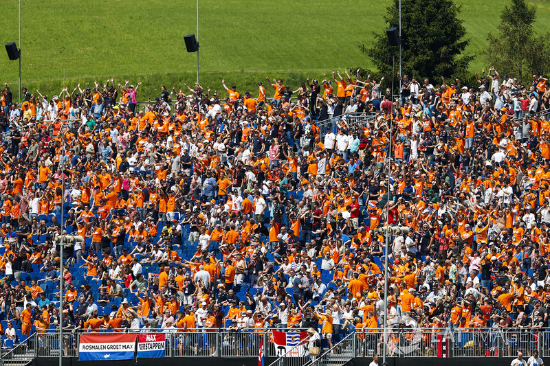 Tifosi olandesi a supporto di Max Verstappen, Red Bull Racing