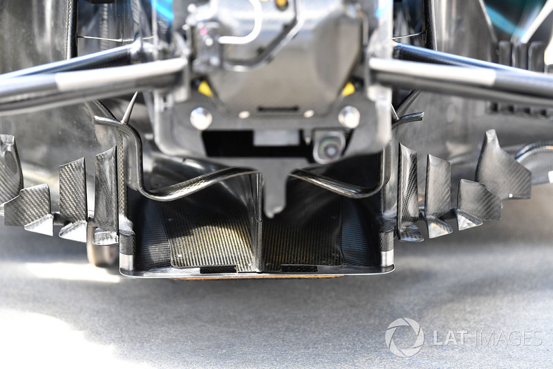 Parte frontal del suelo del Mercedes-AMG F1 W09